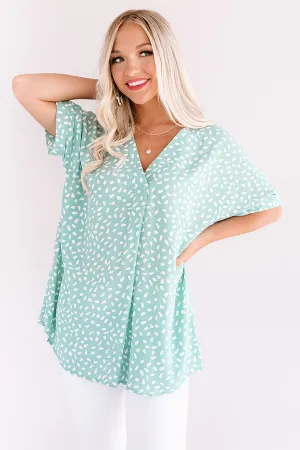 Bright Spot Shift Top in Ocean Wave