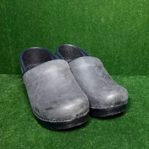 Dansko Clogs Size: 03