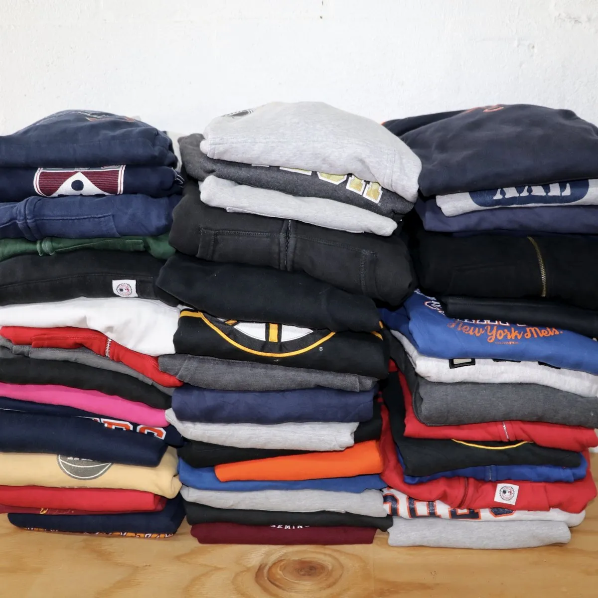 NBA, NFL, MLB, and NHL Sports Sweatshirts Bale