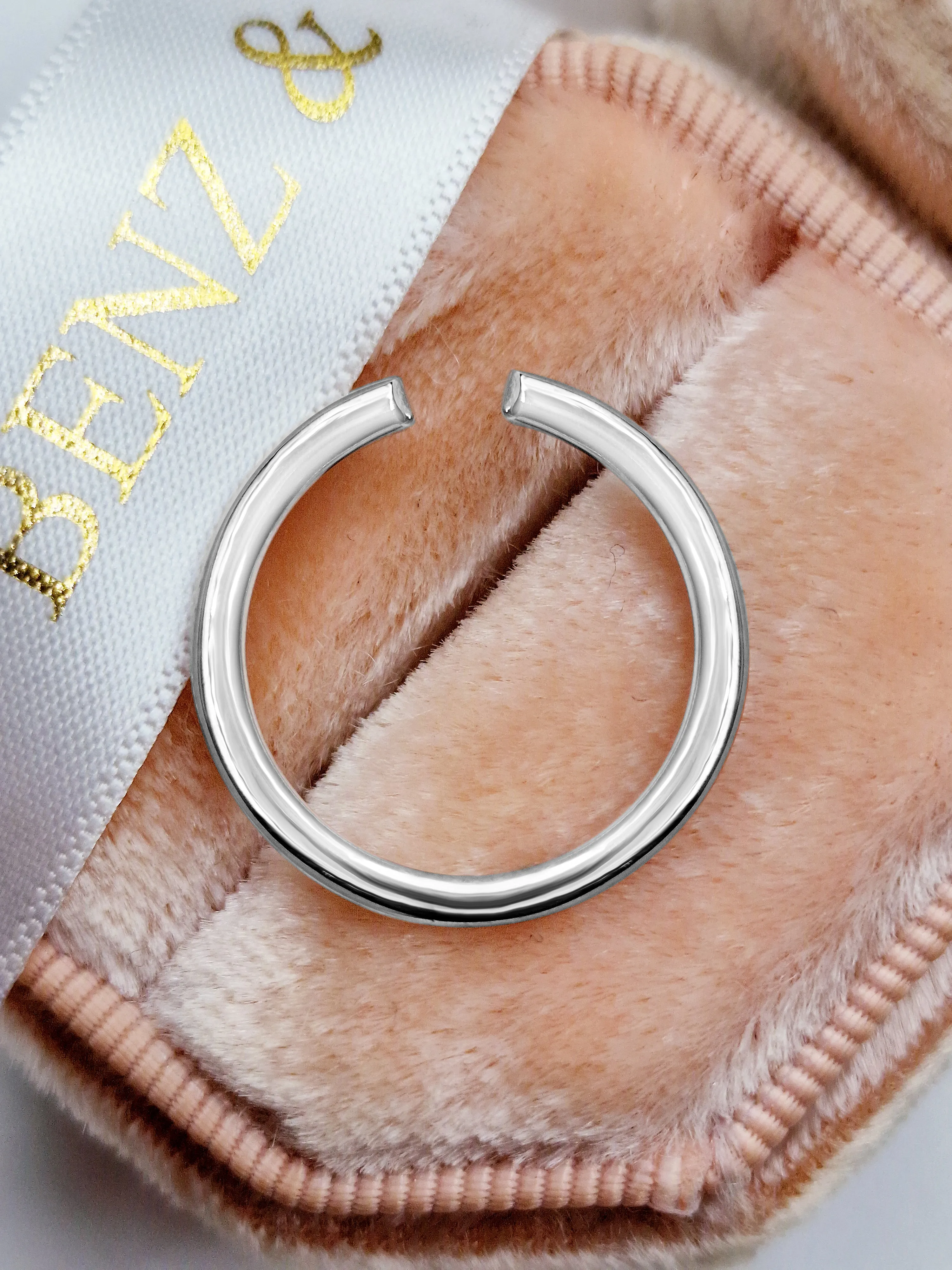 Open Wedding Ring In 14K White Gold (1.80mm)