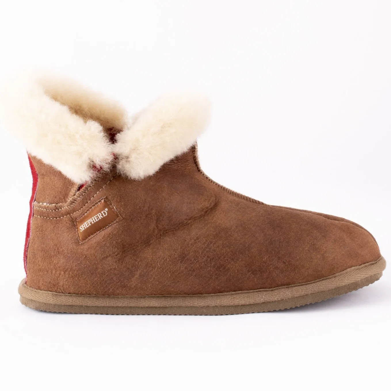 OSKAR Men's Sheepskin Slipper boots with Sole | Shepherd of Sweden