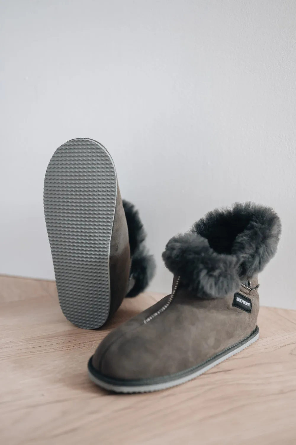 OSKAR Men's Sheepskin Slipper boots with Sole | Shepherd of Sweden