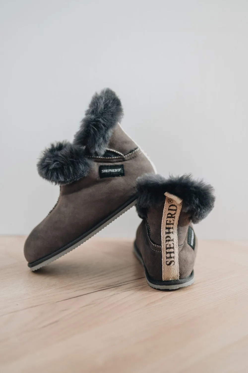 OSKAR Men's Sheepskin Slipper boots with Sole | Shepherd of Sweden