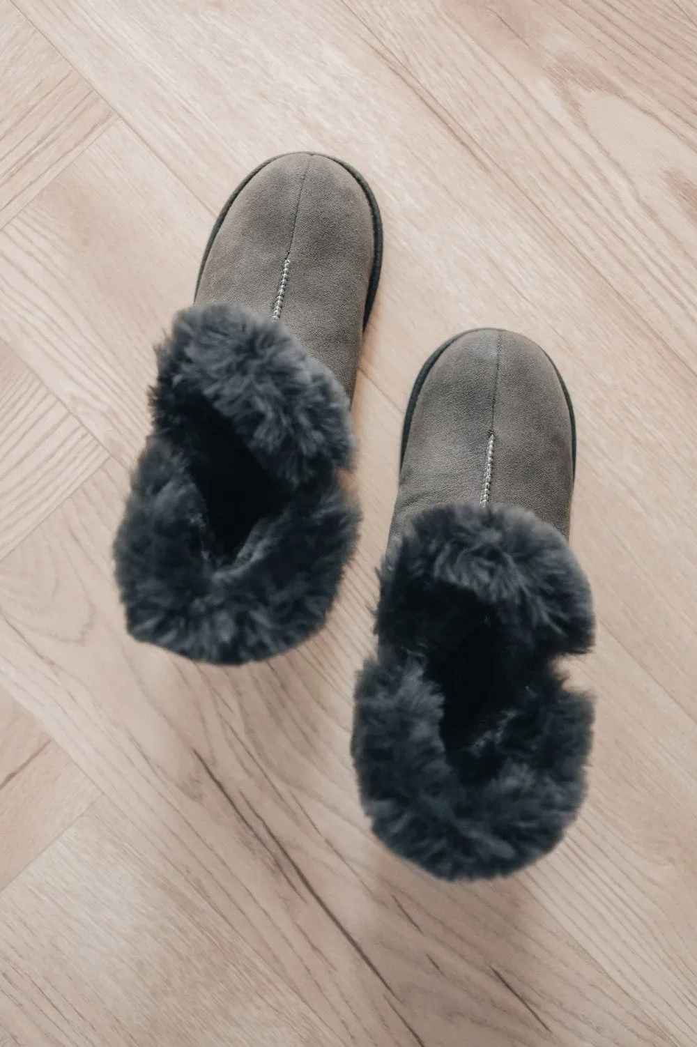 OSKAR Men's Sheepskin Slipper boots with Sole | Shepherd of Sweden