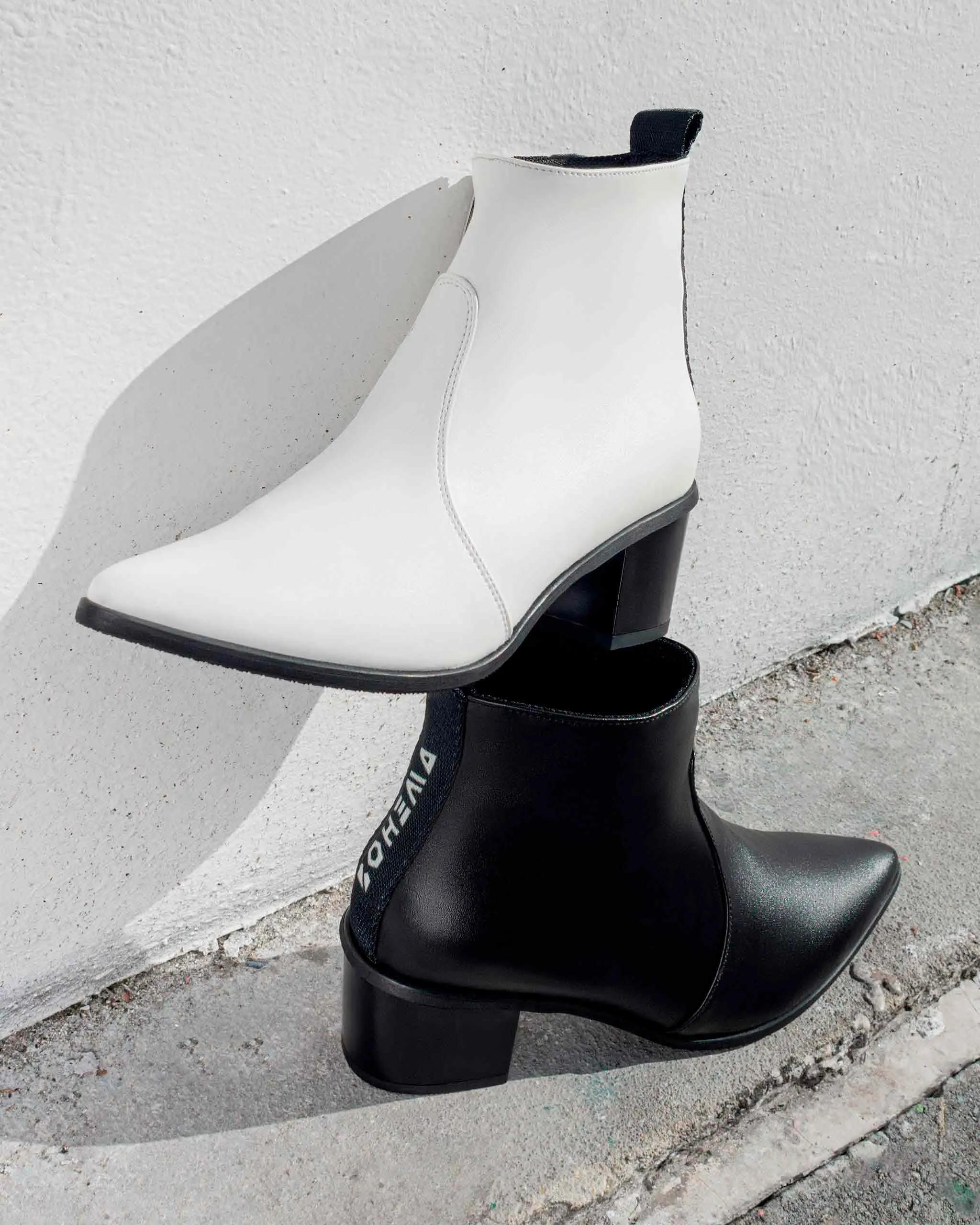 Swan No.1 White Nopal cactus leather boots - sample sale