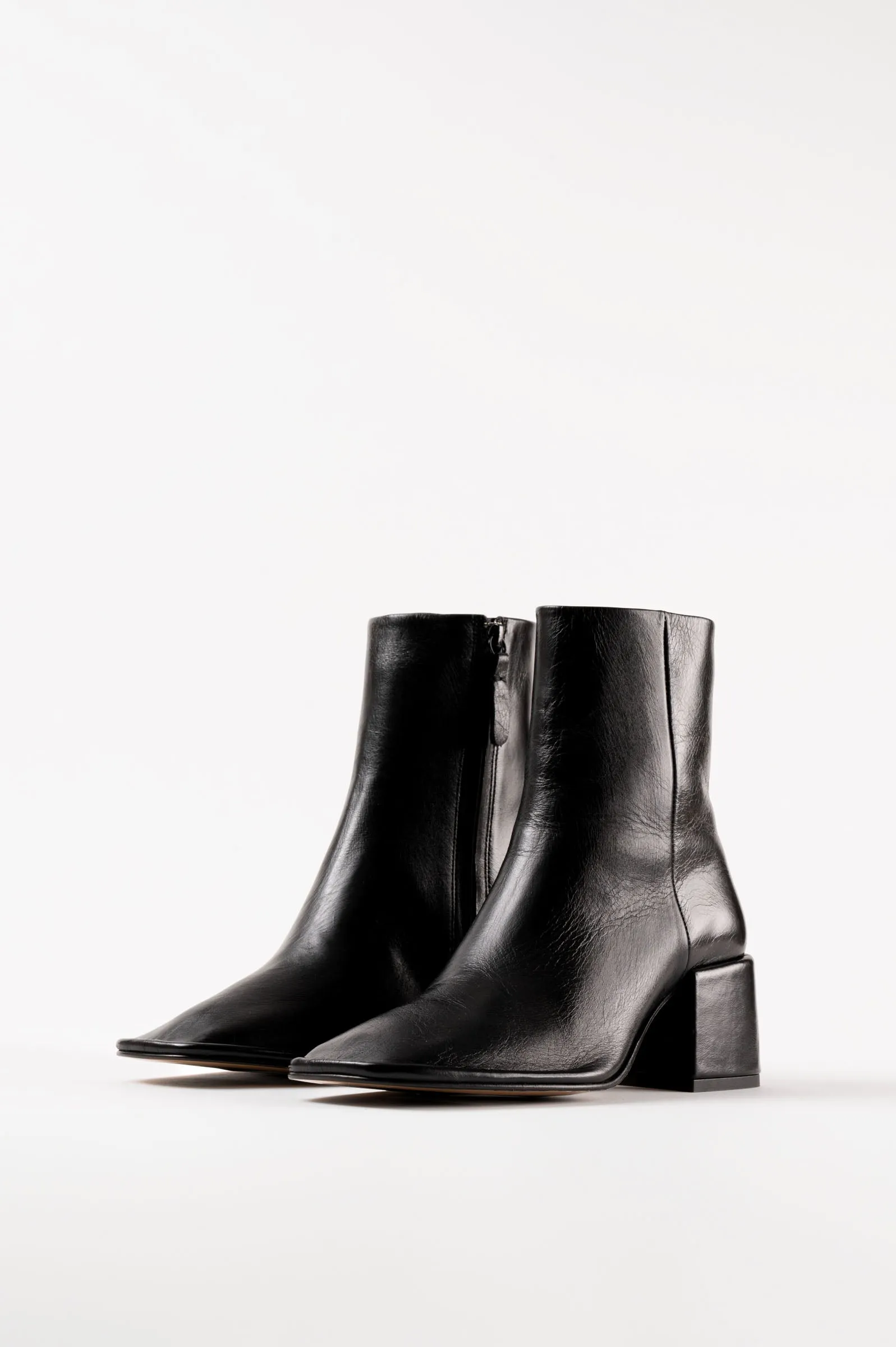 TARA - Black Wrinkled Polished Leather Boots