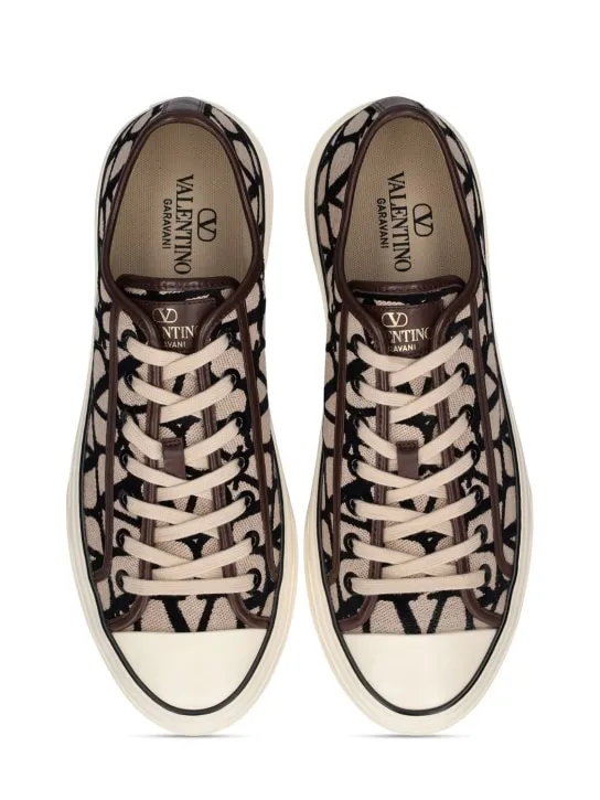 Valentino Garavani   Toile Iconographe low top sneakers 