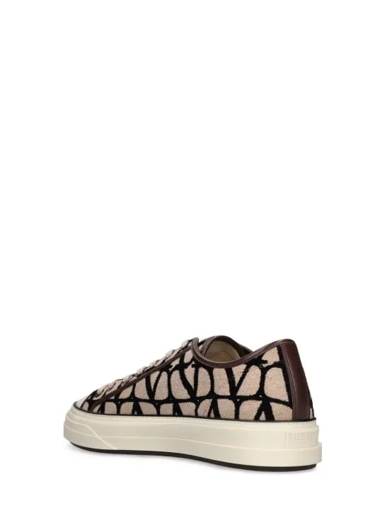 Valentino Garavani   Toile Iconographe low top sneakers 