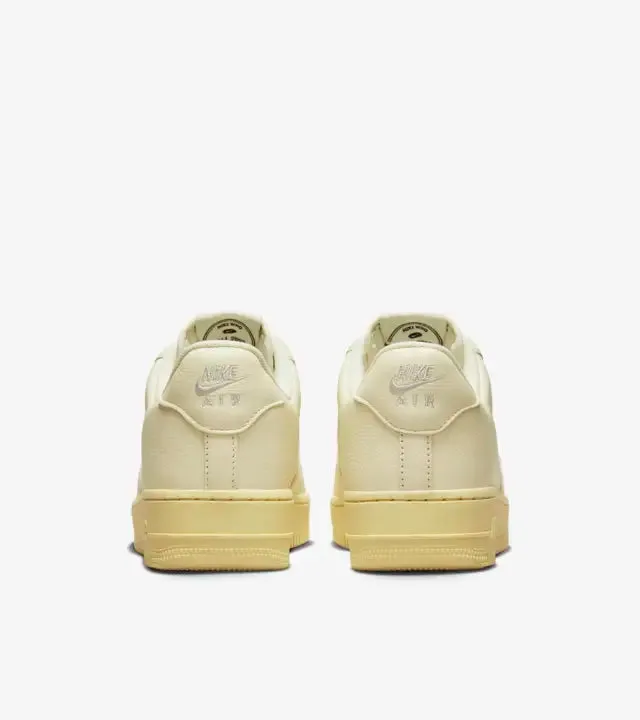 Women's Air Force 1 '07 LX Coconut Milk Light Bone DO9456-100