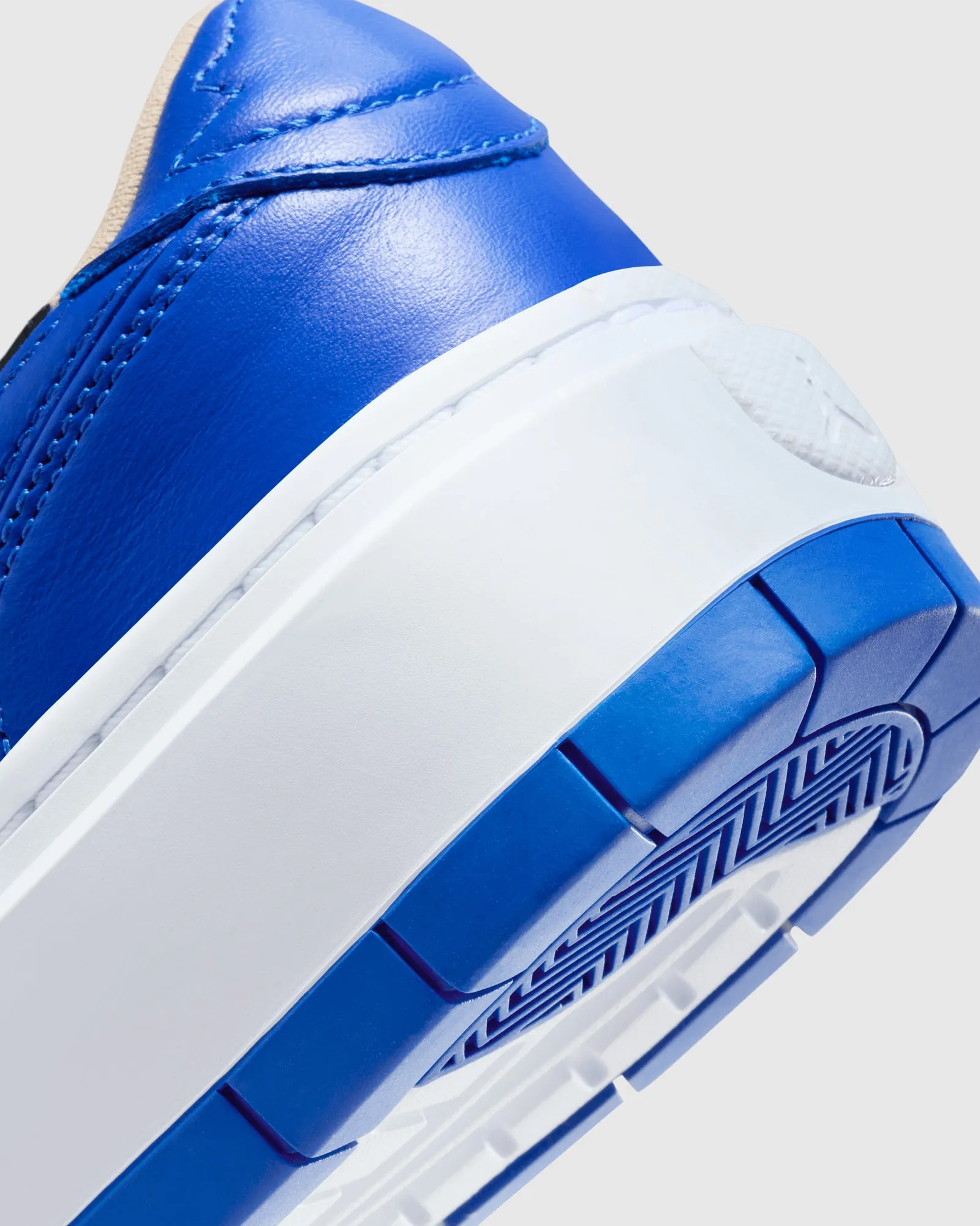 WOMEN'S AIR JORDAN 1 ELEVATE LOW SE "HYPER ROYAL"