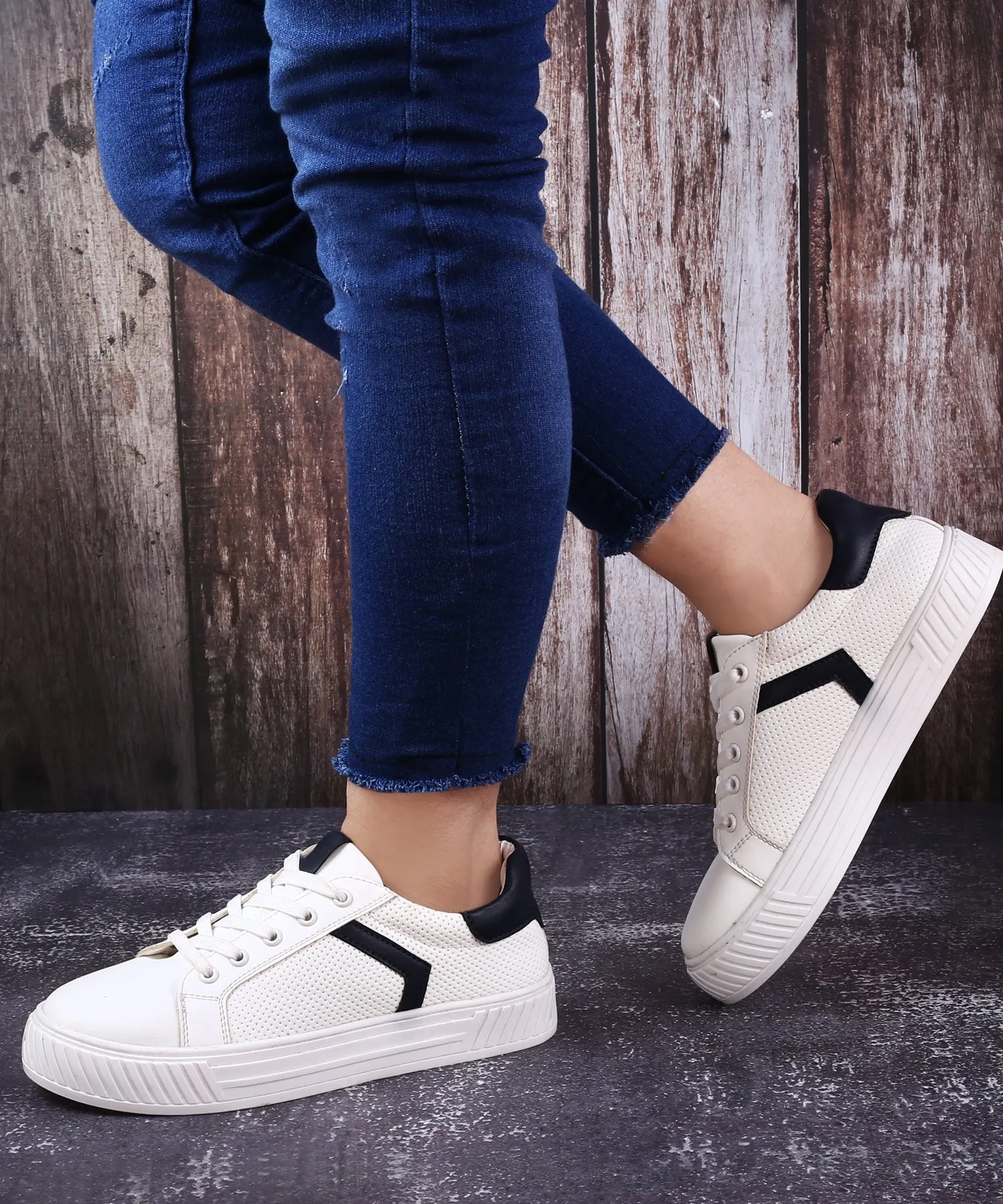 Women's Casual Sneakers Lace-up Shoes