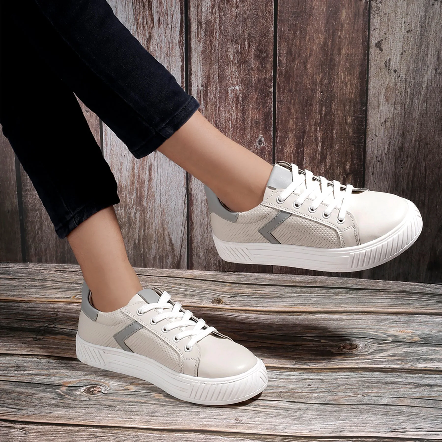 Women's Casual Sneakers Lace-up Shoes