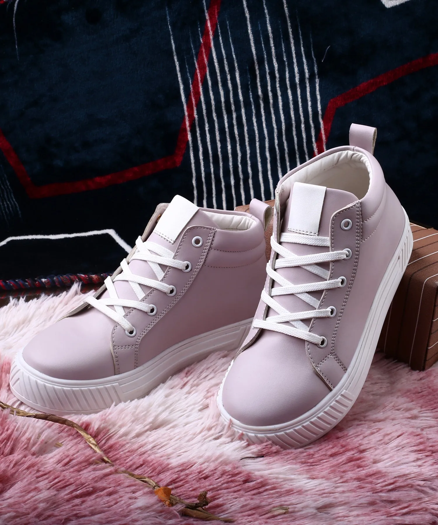 Women's New Trendy Lace-up Sneakers Shoes