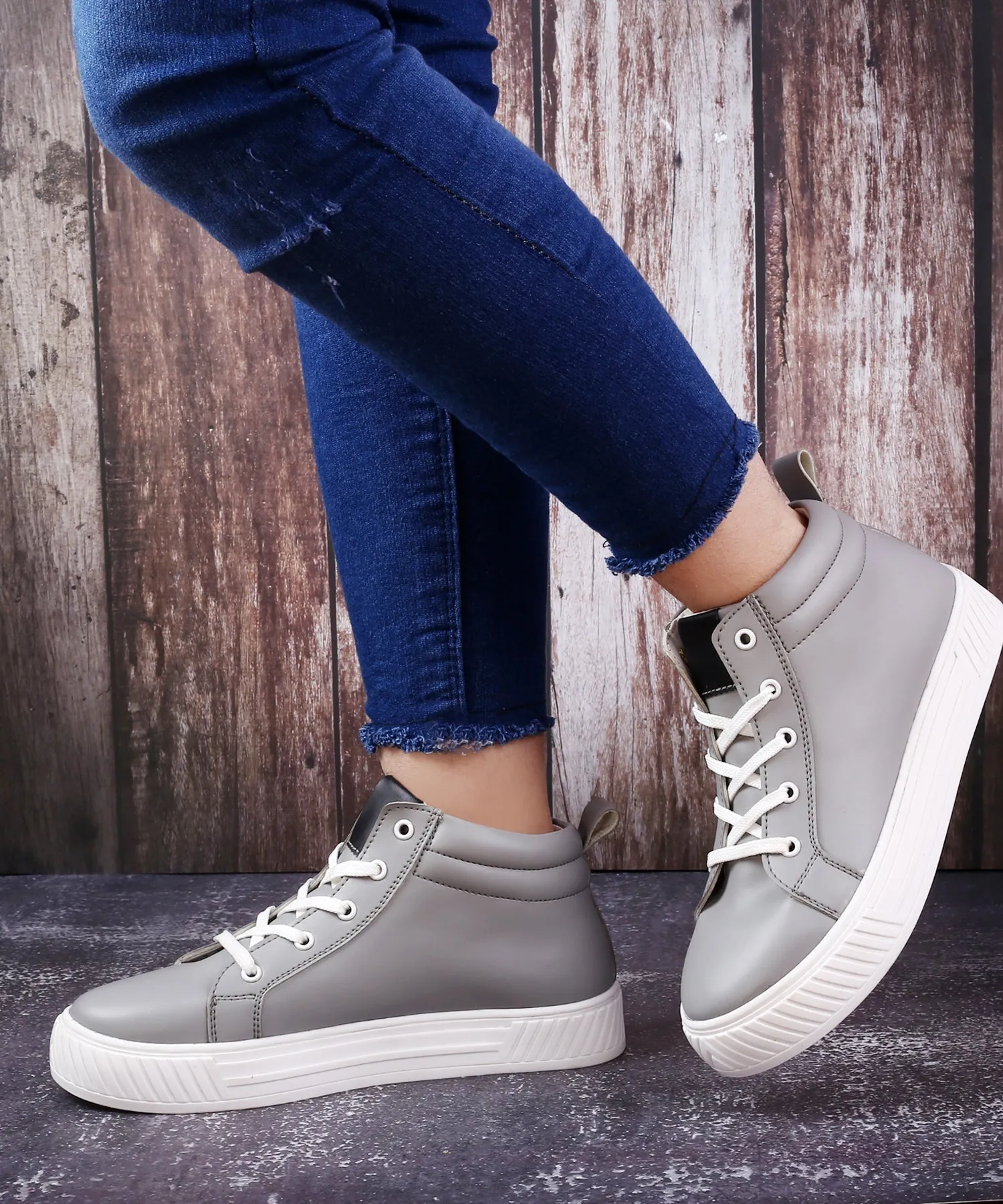 Women's New Trendy Lace-up Sneakers Shoes