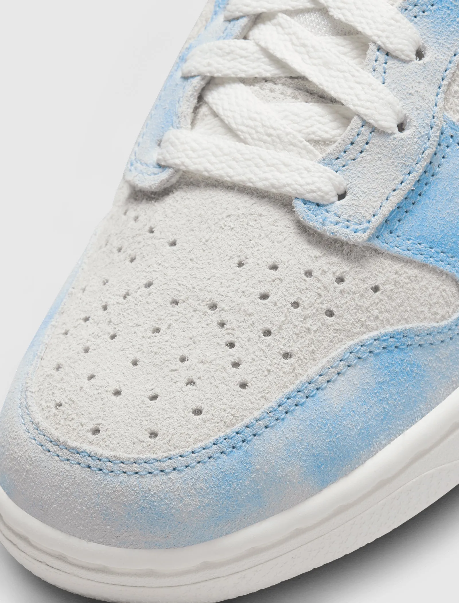 WOMEN'S NIKE DUNK HIGH SE "CLOUDS"